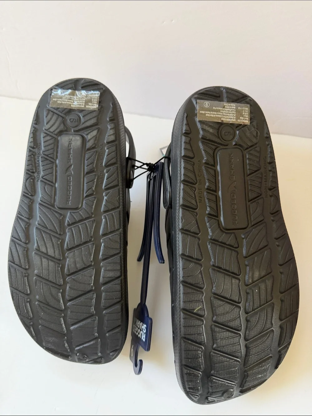 New Men’s Rugged Shark Clog Sherpa Lined Sandals